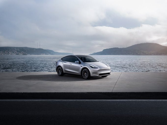 Pirmą kartą geriausiai parduodamu automobiliu tapo elektromobilis