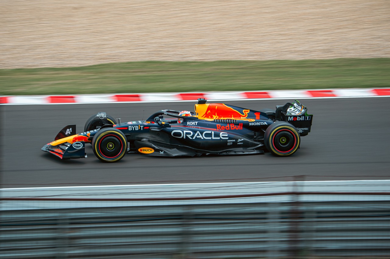M. Verstappenas Brazilijoje atliko papildomą sustojimą, kad užfiksuotų greičiausią ratą