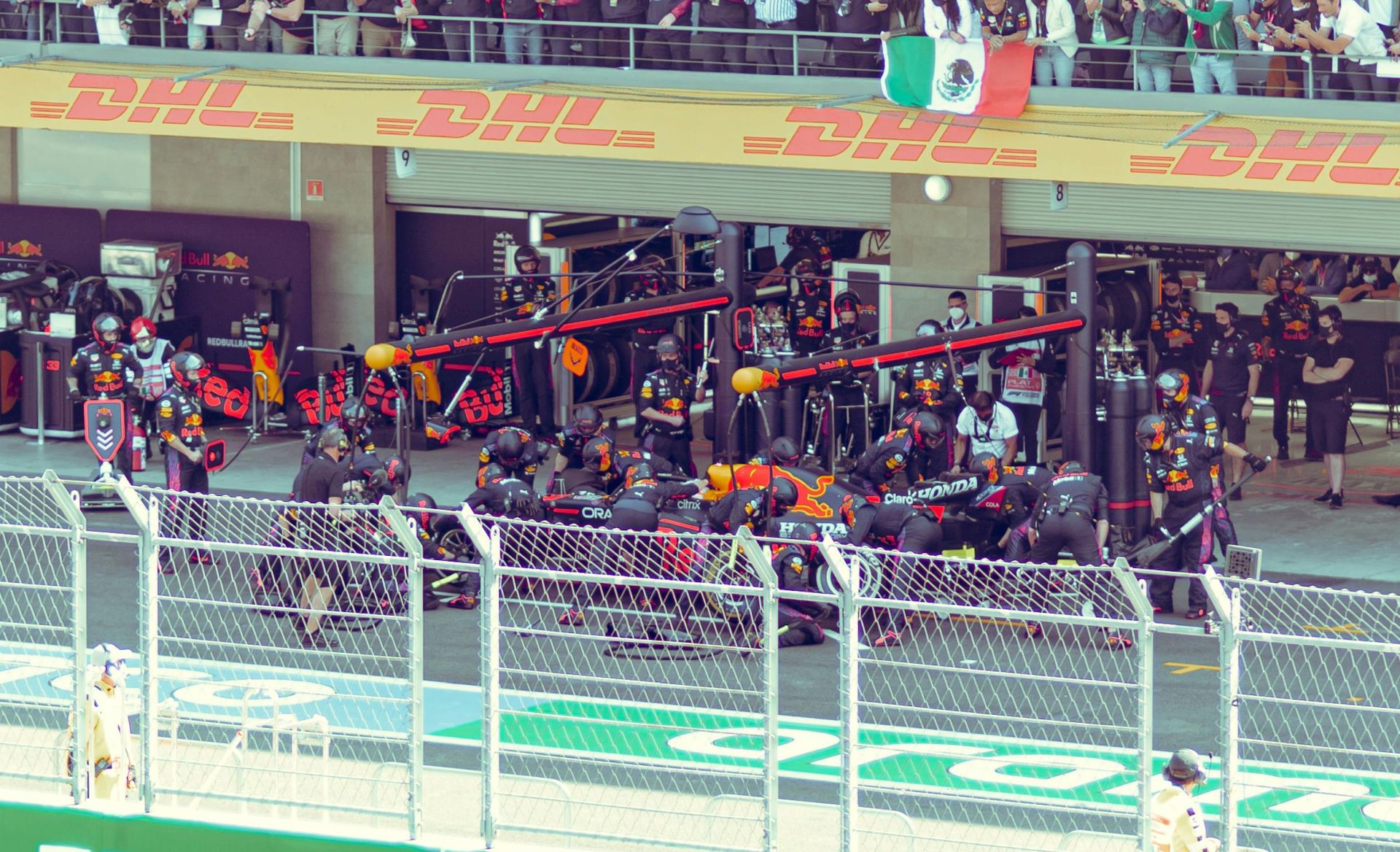 D. Ricciardo Silverstoune apgadino naują „Red Bull“ bolidą