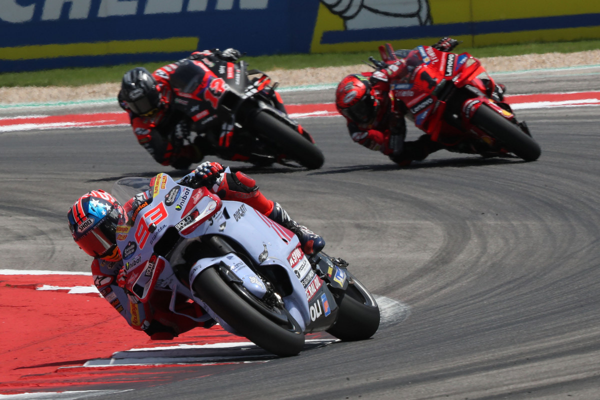 JAV „MotoGP“: pirmavusio M. Marquezo avarija ir ilgai laukta M. Vinaleso pergalė