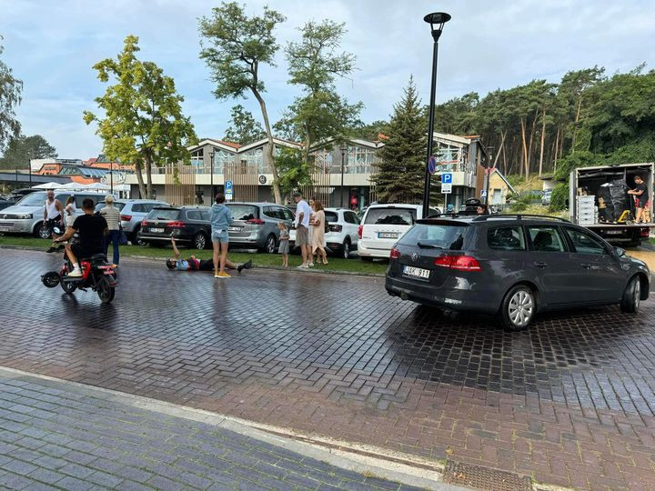 Nidoje į avariją pateko lenktynininkas V. Švedas: karboninis dviratis perlūžo trijose vietose