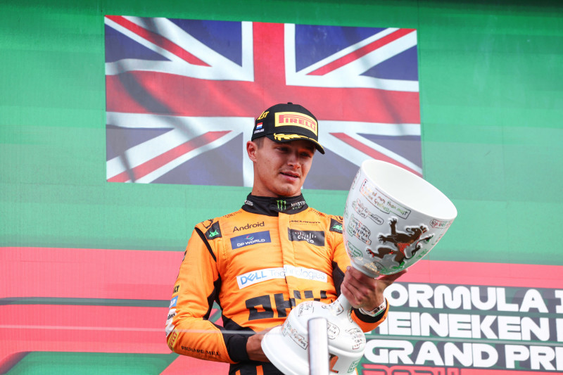 „McLaren“ stengsis padėti L. Norrisui