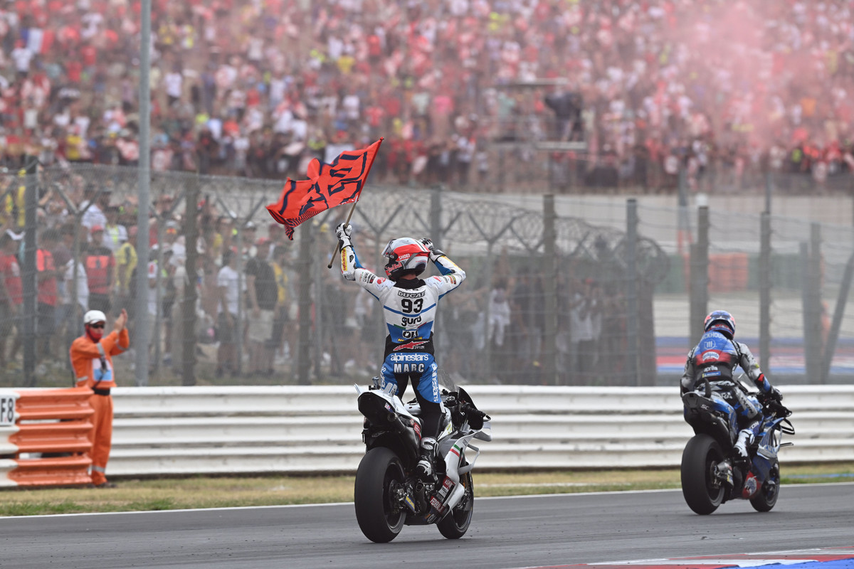 Moto GP. M. Marquezas triumfavo antrą kartą paeiliui, J. Martinas išsiskyrė įdomia taktika