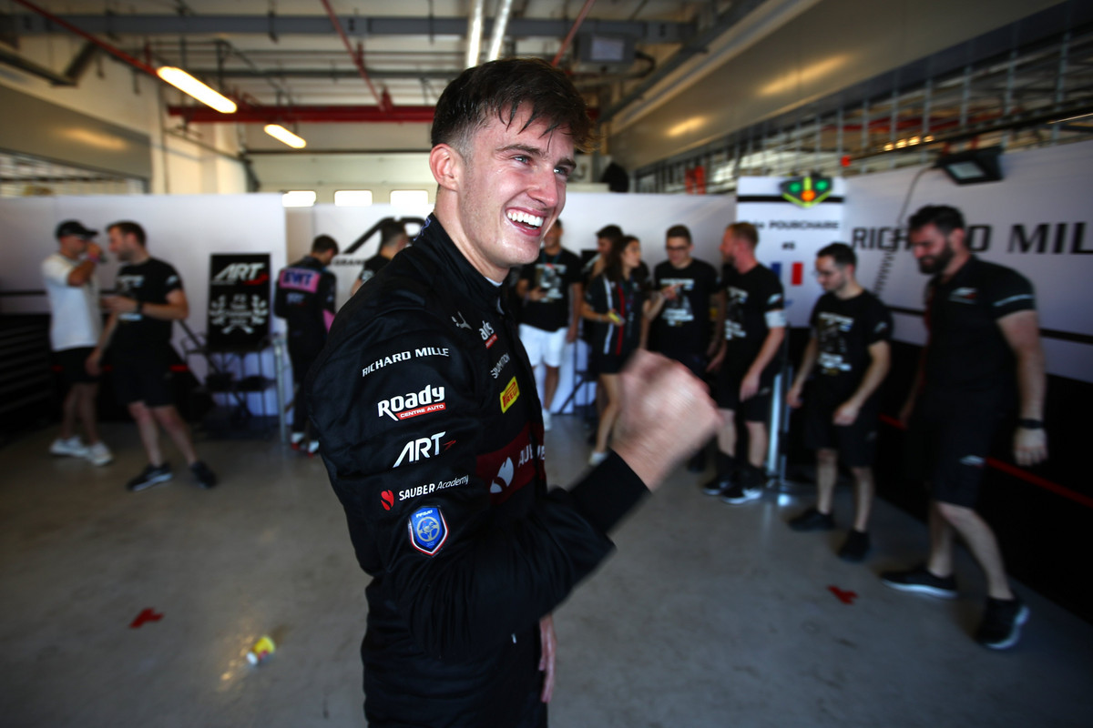 „Mercedes“ komandą papildė „Formulės-2“ čempionas