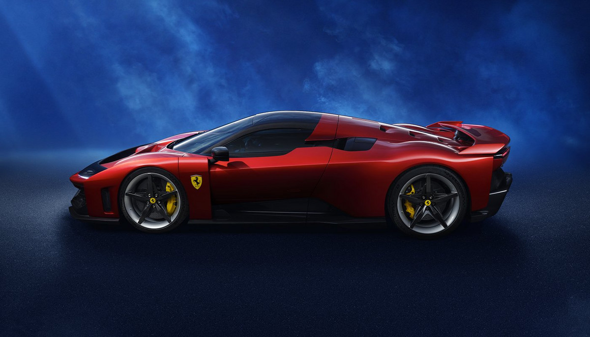Pristatytas „Formulės-1“ įkvėptas „Ferrari F80“