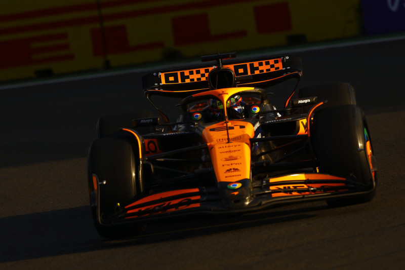 „McLaren“ garaže įvyko sužadėtuvės