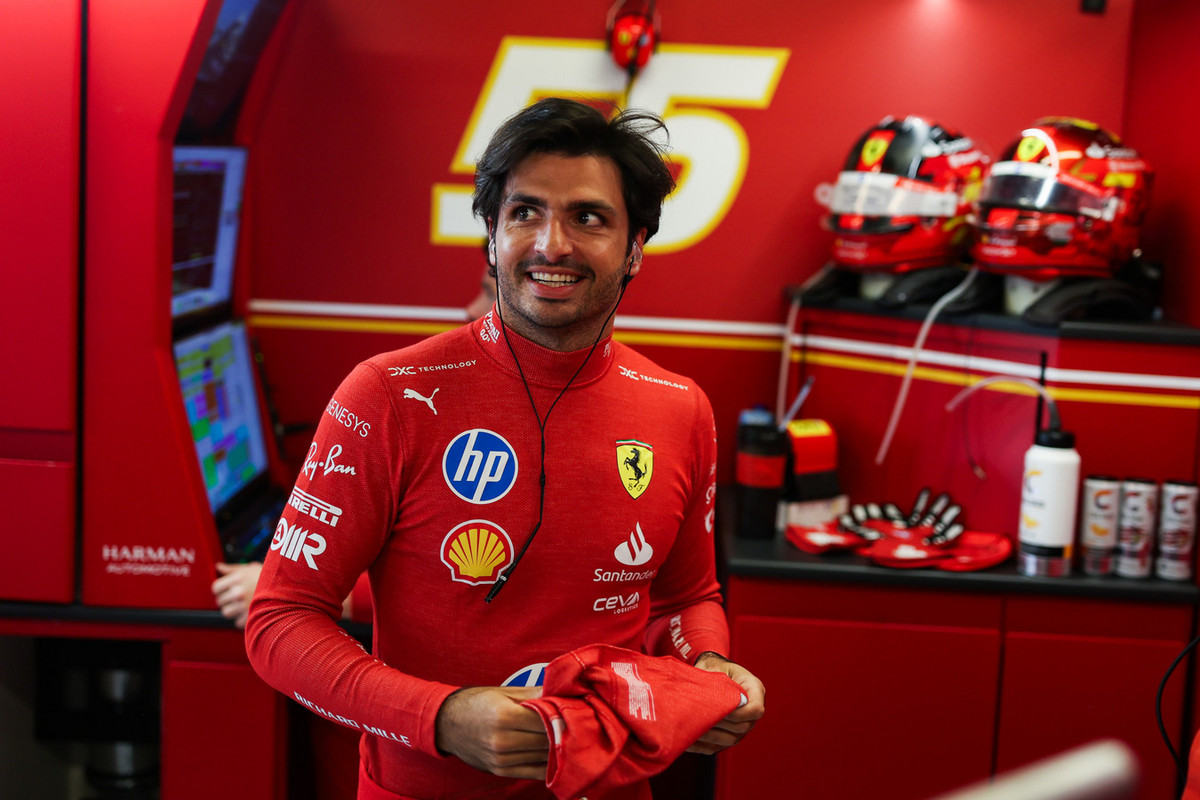 J. Herbertas: Hamiltoną „Ferrari“ galėtų pakeisti Sainzas