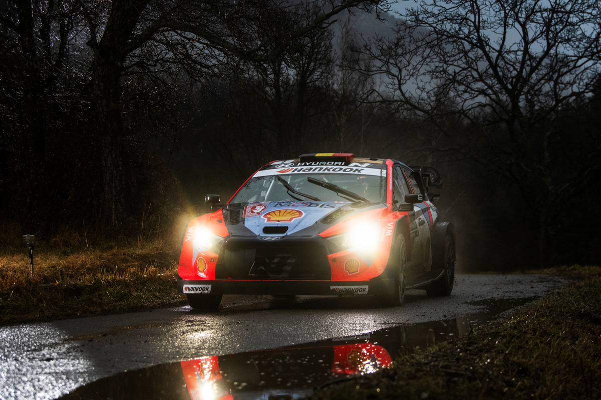 WRC. Sezono pradžia – T. Neuville pirmauja Monte Karle po pirmos dienos