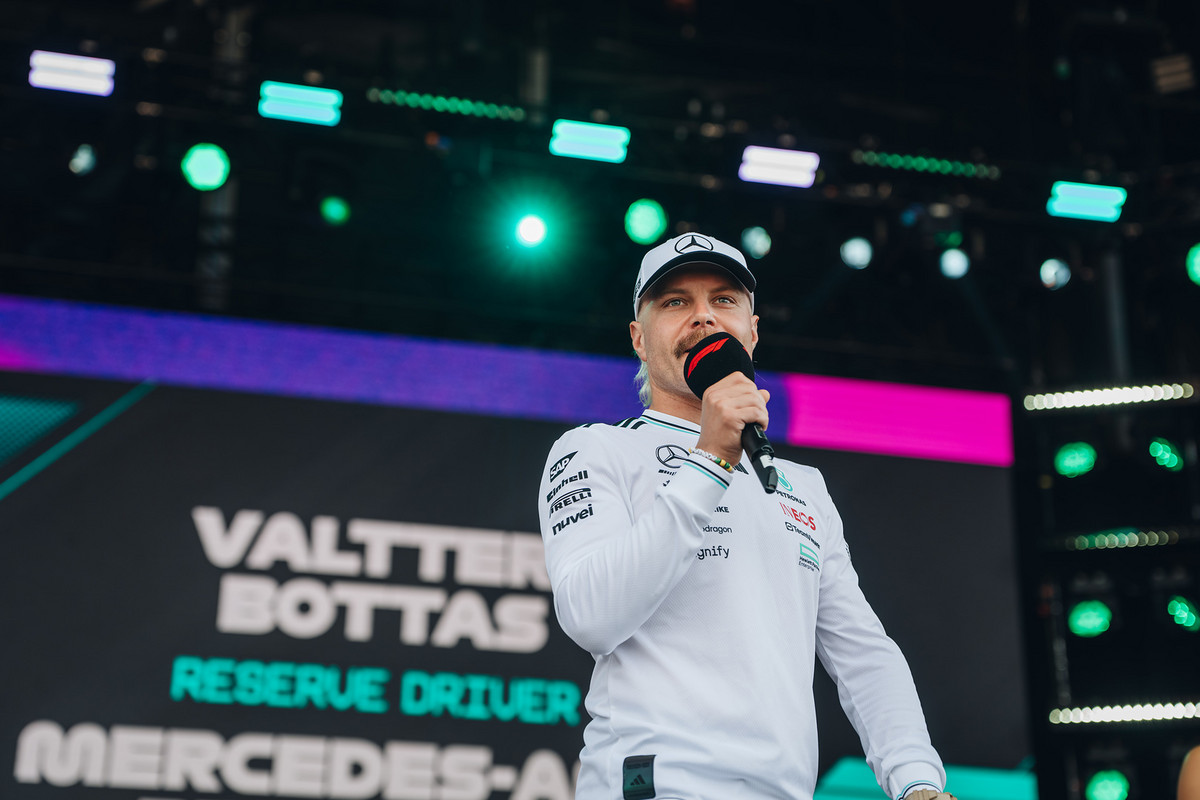 V. Bottas: tikiuosi, kad Hamiltonui pavyks atsitiesti
