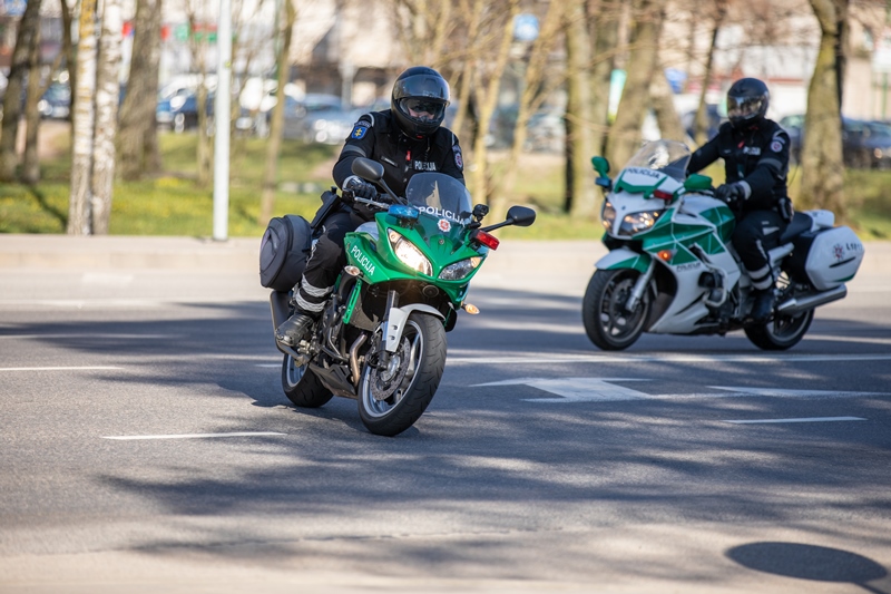 Klaipėdos apskrities keliuose patruliuoti pradeda kelių policijos motociklai