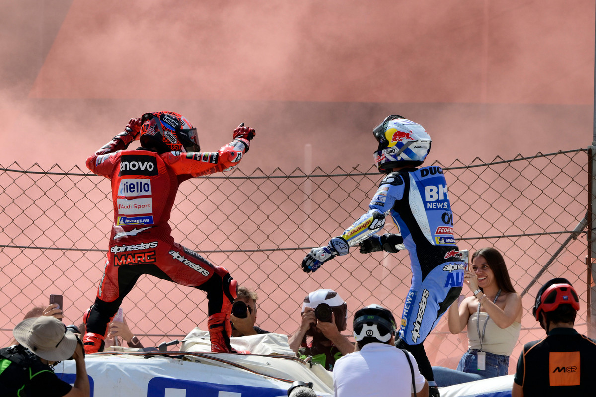 „MotoGP“ apžvalga. Brolių Marquezų dominavimas ir septintas titulas, kurį aptemdė trauma
