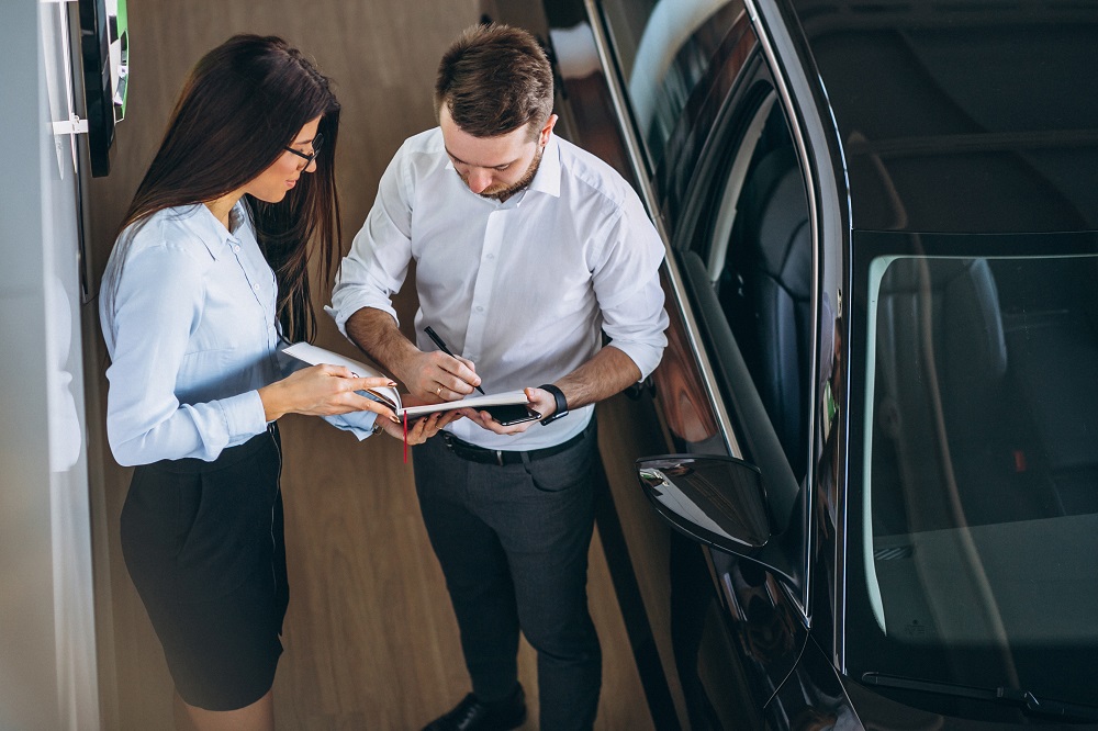 Ką reikėtų žinoti prieš pasirašant automobilių nuomos sutartį?