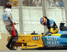 Alonso nebekalbės su Ralfu?