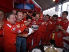 M.Schumacherio ir “Ferrari” titulų kaina