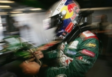 „Red Bull“ perka „Jaguar“ komandą