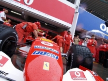 „Vodafone“ toliau rems „Ferrari“
