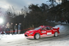 <span style="background:#000000; color:white; padding: 0 2px">WRC</span> Švedija: 1-oji diena
