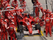 „Ferrari“ telkiasi ir nepanikuoja