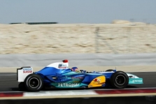 J.Villeneuve’as pyksta ant „Sauber“