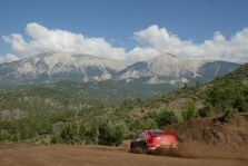 <span style="background:#000000; color:white; padding: 0 2px">WRC</span> Turkiškos viltys