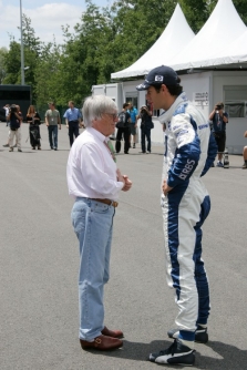 CVC valdyba vos neatleido B. Ecclestone‘o