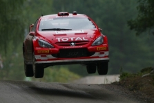 <span style="background:#000000; color:white; padding: 0 2px">WRC</span> M.Gronholmas beveik užsitikrino pergalę