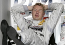 M.Hakkinenas tęs karjerą DTM
