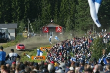 <span style="background:#000000; color:white; padding: 0 2px">WRC</span> Suomijos ralyje nugalėjo M.Gronholmas