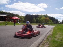 GO-1. Ponai, užveskite variklius