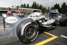 „Hilton“ tapo „McLaren“ rėmėja