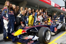 „Red Bull“ stiprina personalą