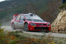 <span style="background:#000000; color:white; padding: 0 2px">WRC</span> „Mitsubishi“ sugrįžta
