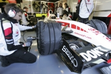 „Honda“ problemos su padangomis