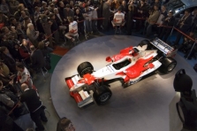 Oficialiai pristatytas „Toyota TF106“