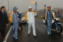 A.Zanardi nešė Olimpinę ugnį