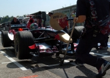 V.Liuzzi kaltina R.Schumacherį