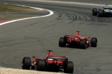 Komandos perima lanksčius „Ferrari“ sparnus