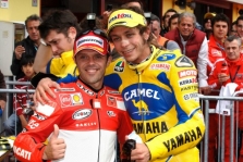 <span style="background:#d5002c; color:white; padding: 0 2px">MotoGP</span> Įspūdingas „Daktaro“ sugrįžimas Italijoje