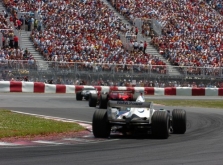 „BMW Sauber“ nesiruošia keisti galinio sparno