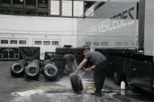 „Michelin“ ragina greičiau apsispręsti