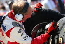 „Bridgestone“ tiki komandų profesionalumu