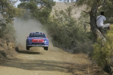 <span style="background:#000000; color:white; padding: 0 2px">WRC</span> Dar viena S.Loebo pergalė
