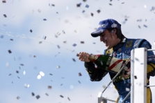 „Renault“ F.Alonso keitimą į K.Raikkoneną pavadino nesąmone