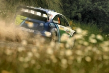 <span style="background:#000000; color:white; padding: 0 2px">WRC</span> „Ford“ toliau dominuoja Naujojoje Zelandijoje