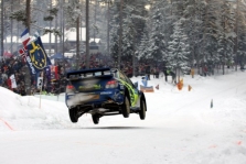 <span style="background:#000000; color:white; padding: 0 2px">WRC</span> M. Gronholmas padidino persvarą Švedijoje