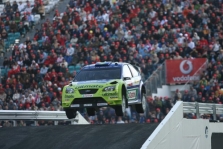<span style="background:#000000; color:white; padding: 0 2px">WRC</span> Įtempta kova Portugalijoje