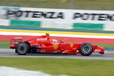 K. Raikkonenas nevisai patenkintas bolidu