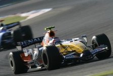 „Renault“ sprendžia bolido greičio problemas