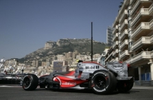 L. Hamiltonas apgailestauja dėl avarijos