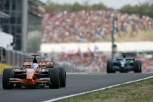 „Spyker“ neskuba apsispręsti dėl pilotų
